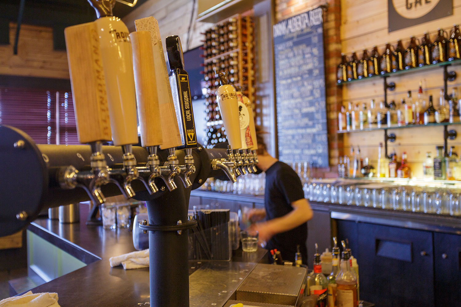 Bo's Bar and grill serving beer on tap. 