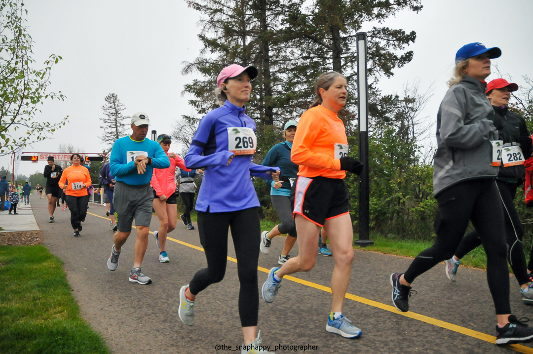 image of runners at the Harvest run in Red Deer