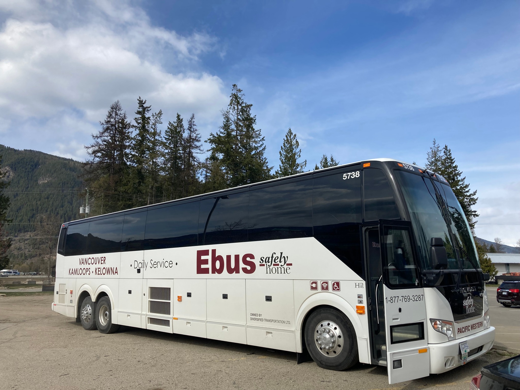 Image of an Ebus Motorcoach